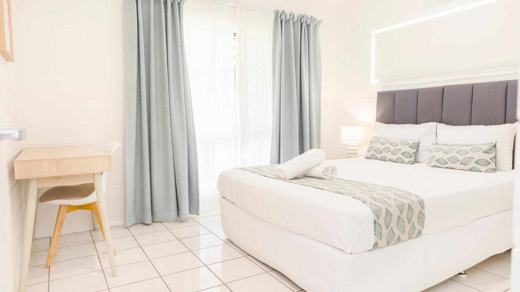 Palm View Holiday Apartments Боуэн Экстерьер фото