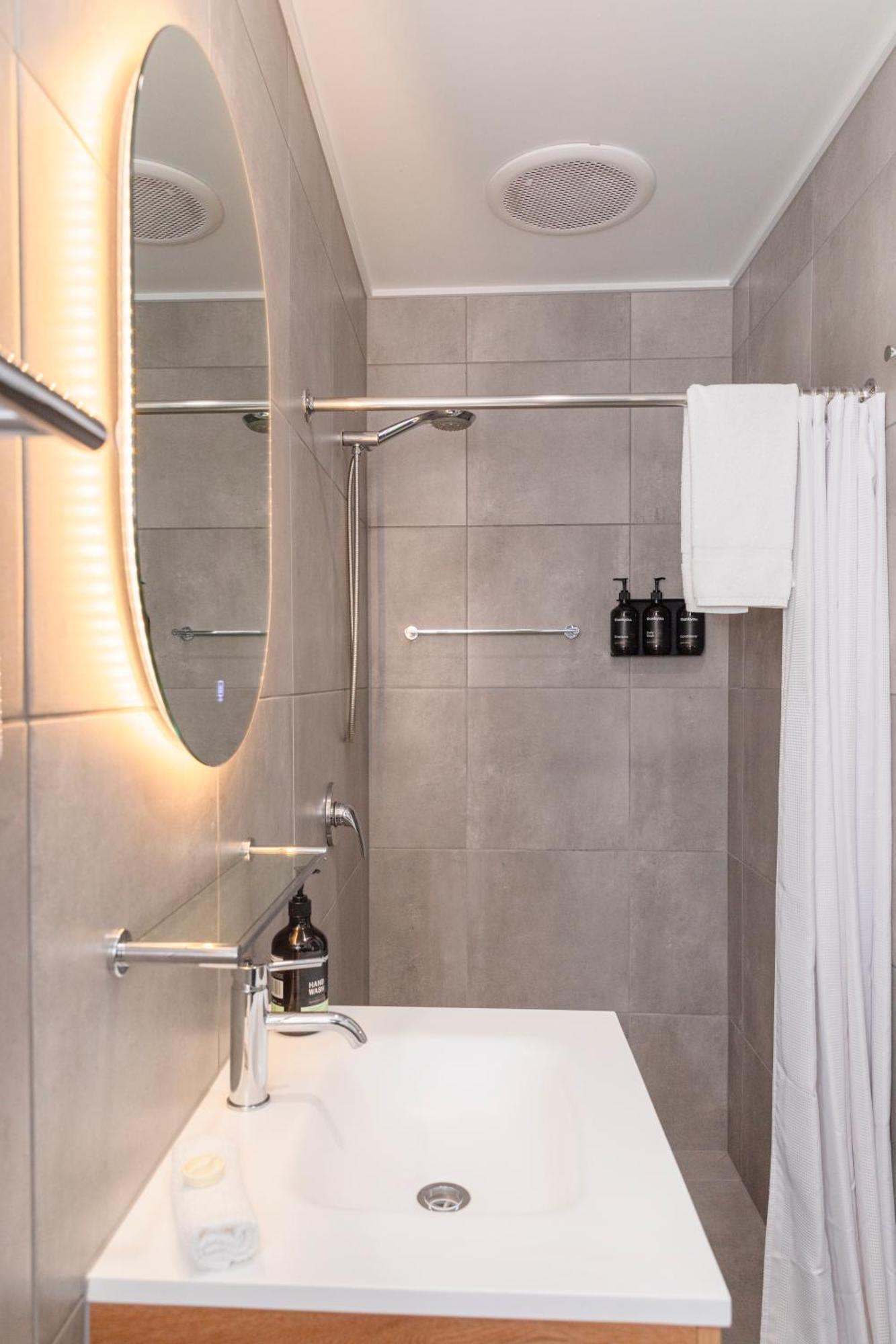 Palm View Holiday Apartments Боуэн Экстерьер фото