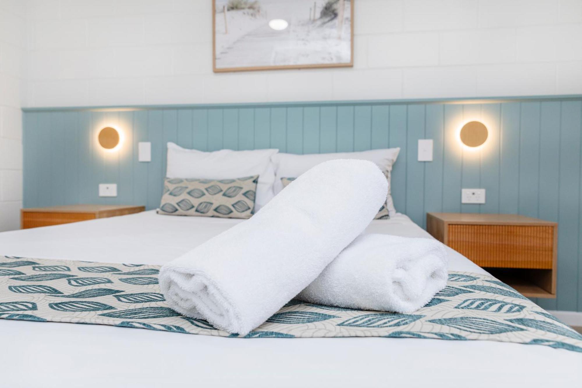 Palm View Holiday Apartments Боуэн Экстерьер фото
