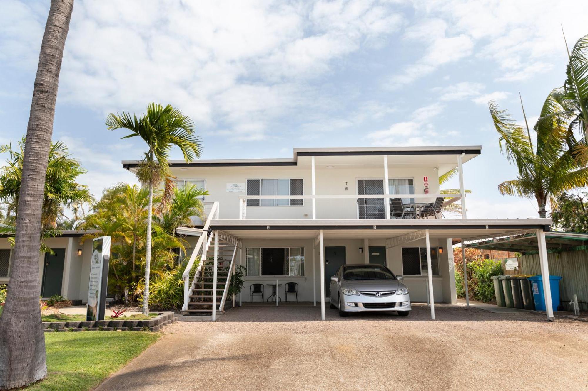 Palm View Holiday Apartments Боуэн Экстерьер фото