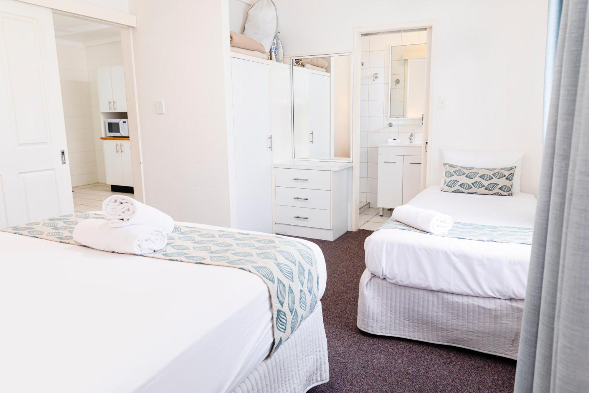 Palm View Holiday Apartments Боуэн Экстерьер фото